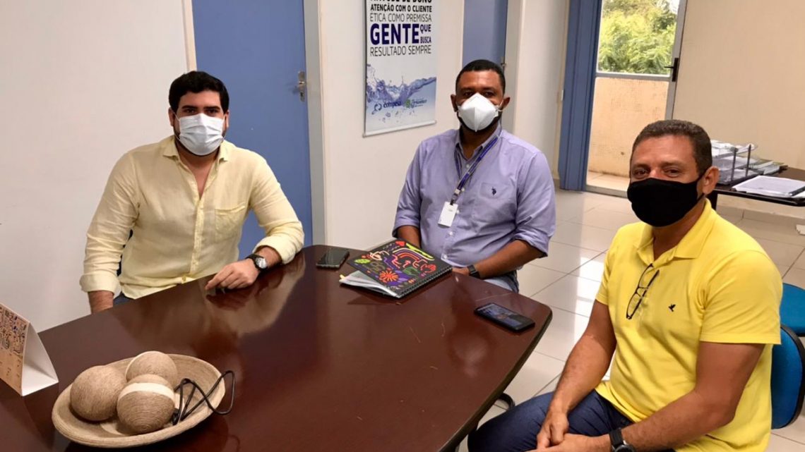 Tonynho Rodrigues e Galego de Lajes apresentam ao gerente da Compesa demandas de abastecimento de água Tonynho Rodrigues e Galego de Lajes apresentam ao gerente da Compesa demandas de abastecimento de água