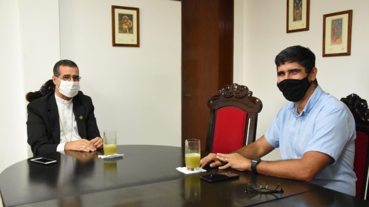 Deputado Erick Lessa se reúne com Bispo da Diocese de Caruaru