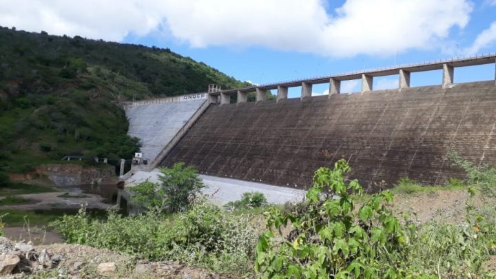 Rompimento na Adutora de Jucazinho deixa várias cidades sem abastecimento