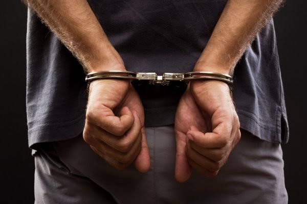 PM prende suspeito de intimidação com arma branca contra a ex-esposa em Caruaru