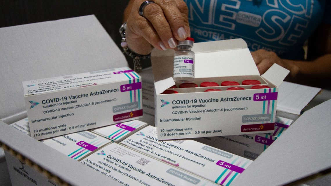 Mais 165,1 mil doses de vacinas chegam a Pernambuco