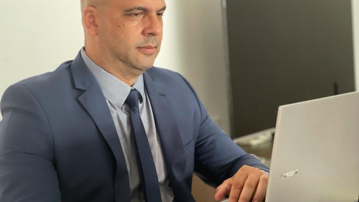 Anderson Correia solicita construção de acesso para cadeirantes no Morro Bom Jesus