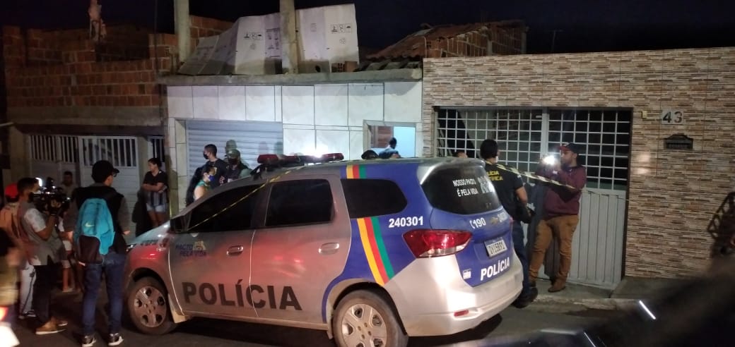 Mãe é presa suspeita de matar filha de 2 anos asfixiada, em Caruaru Mãe é presa suspeita de matar filha de 2 anos asfixiada, em Caruaru
