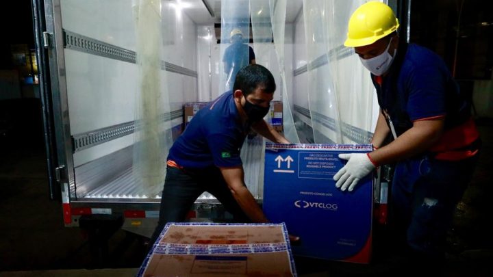Mais 97.110 vacinas da Pfizer chegam a Pernambuco
