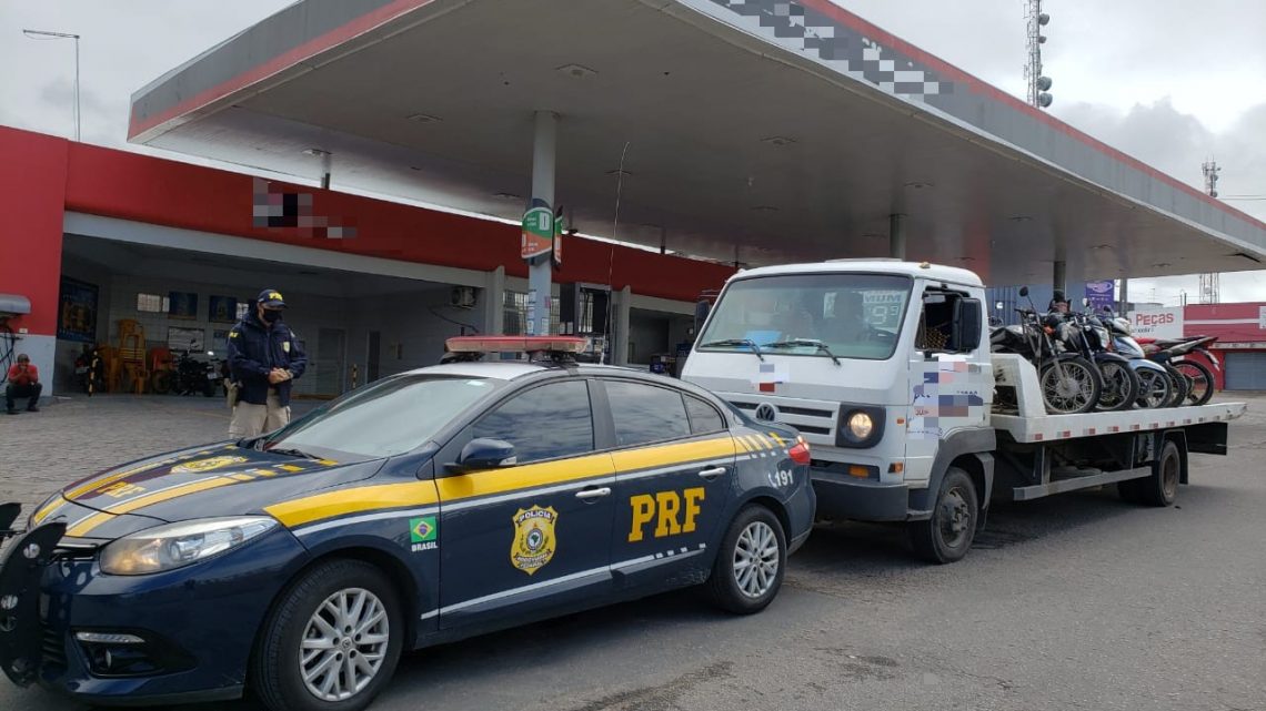 PRF-PE recolhe 200 veículos irregulares e detém 11 pessoas durante operação PRF-PE recolhe 200 veículos irregulares e detém 11 pessoas durante operação