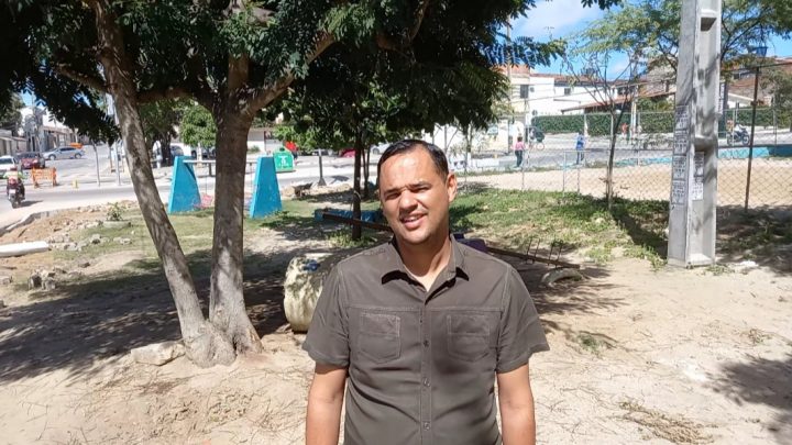 Vereador Irmão Ronaldo pede   reforma e requalificação da praça da quadra de areia no bairro Boa Vista