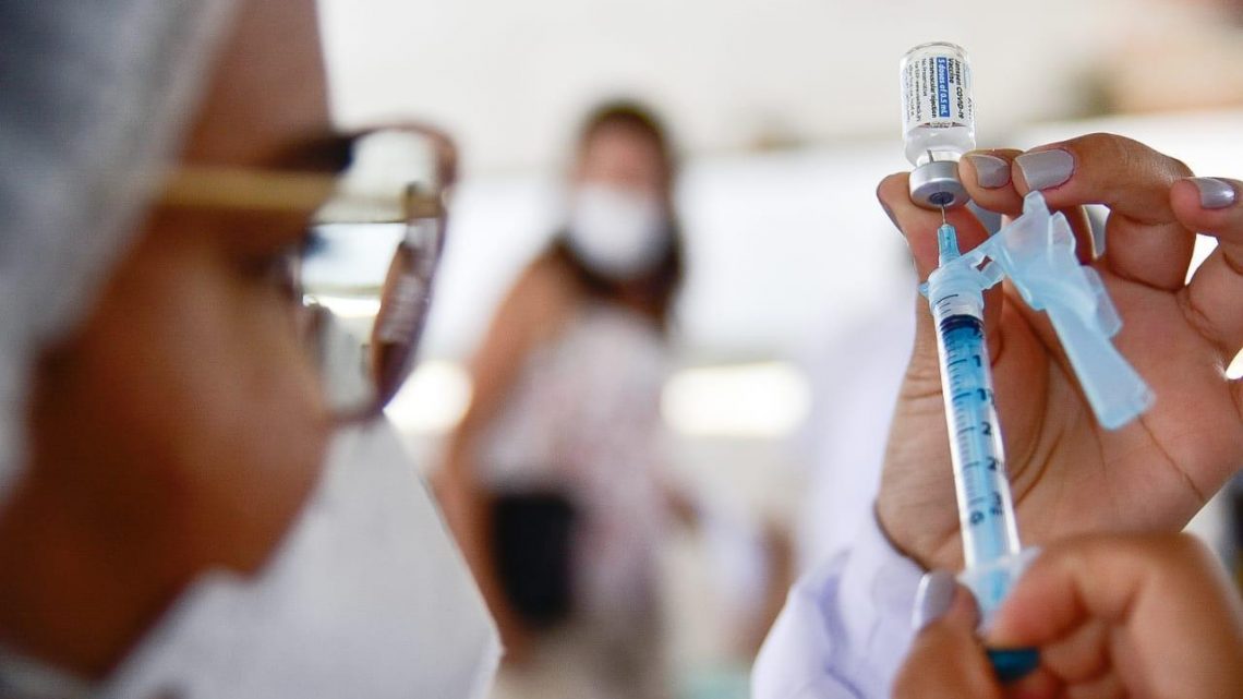 Caruaru antecipa prazo para aplicação da 2ª dose da vacina AstraZeneca contra a covid-19 Caruaru antecipa prazo para aplicação da 2ª dose da vacina AstraZeneca contra a covid-19
