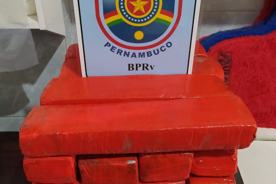 BPRV prende três pessoas e apreende cerca de 12 kg de maconha em Riacho das Almas