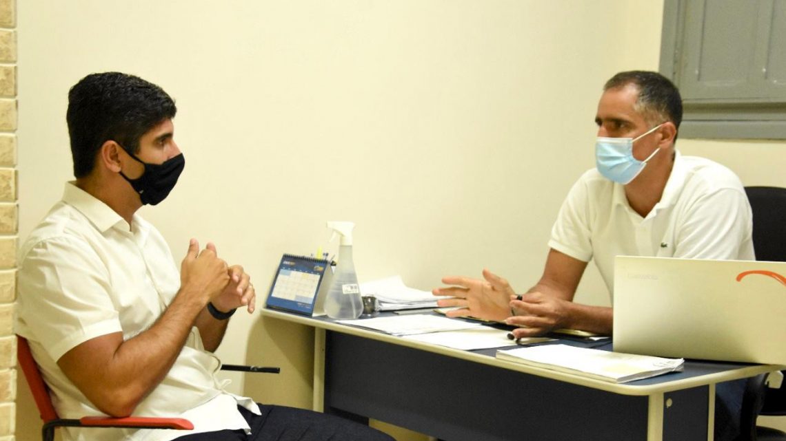 Deputado Erick Lessa visita Riacho das Almas e se reúne com o prefeito Dió Filho Deputado Erick Lessa visita Riacho das Almas e se reúne com o prefeito Dió Filho
