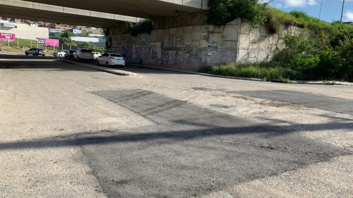 DER atende Tony Gel e inicia reparos na via local da BR-232 em Caruaru DER atende Tony Gel e inicia reparos na via local da BR-232 em Caruaru