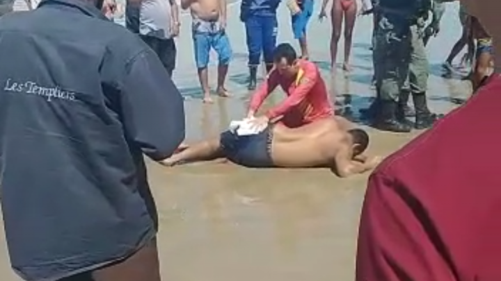 Bombeiros atendem vítima de ataque de tubarão na praia de Piedade