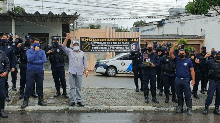 Artigo: Tão perto e tão longe