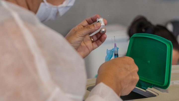 Caruaru abre pré-cadastro para lactantes e adolescentes com comorbidades entre 12 e 17 anos