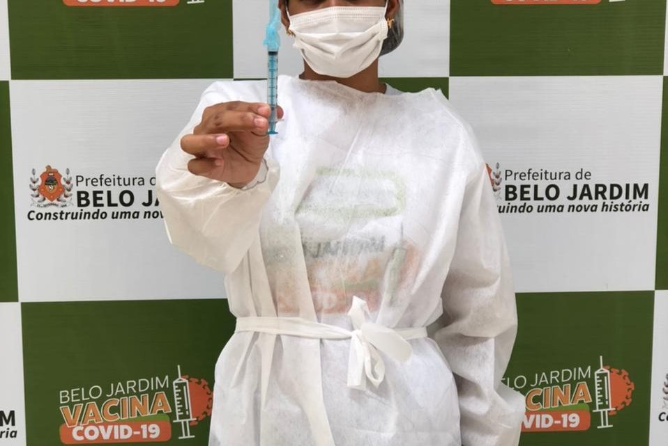 Pessoas a partir dos 23 anos serão vacinadas contra Covid-19 em Belo Jardim Pessoas a partir dos 23 anos serão vacinadas contra Covid-19 em Belo Jardim