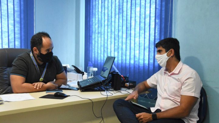 Erick Lessa busca melhorias no abastecimento de água em Panelas