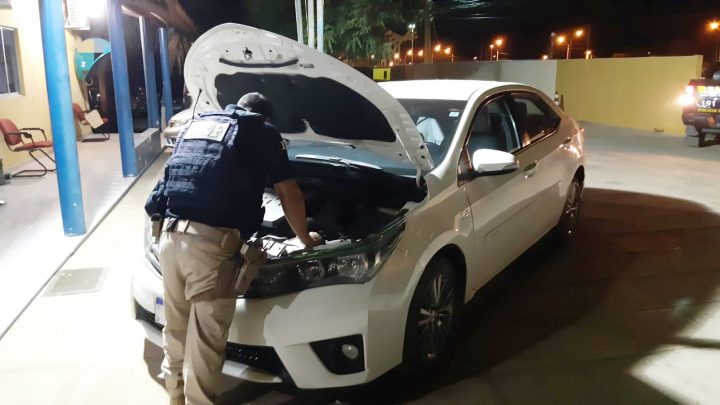Carro de luxo roubado há 3 dias no Grande Recife é recuperado em Petrolina