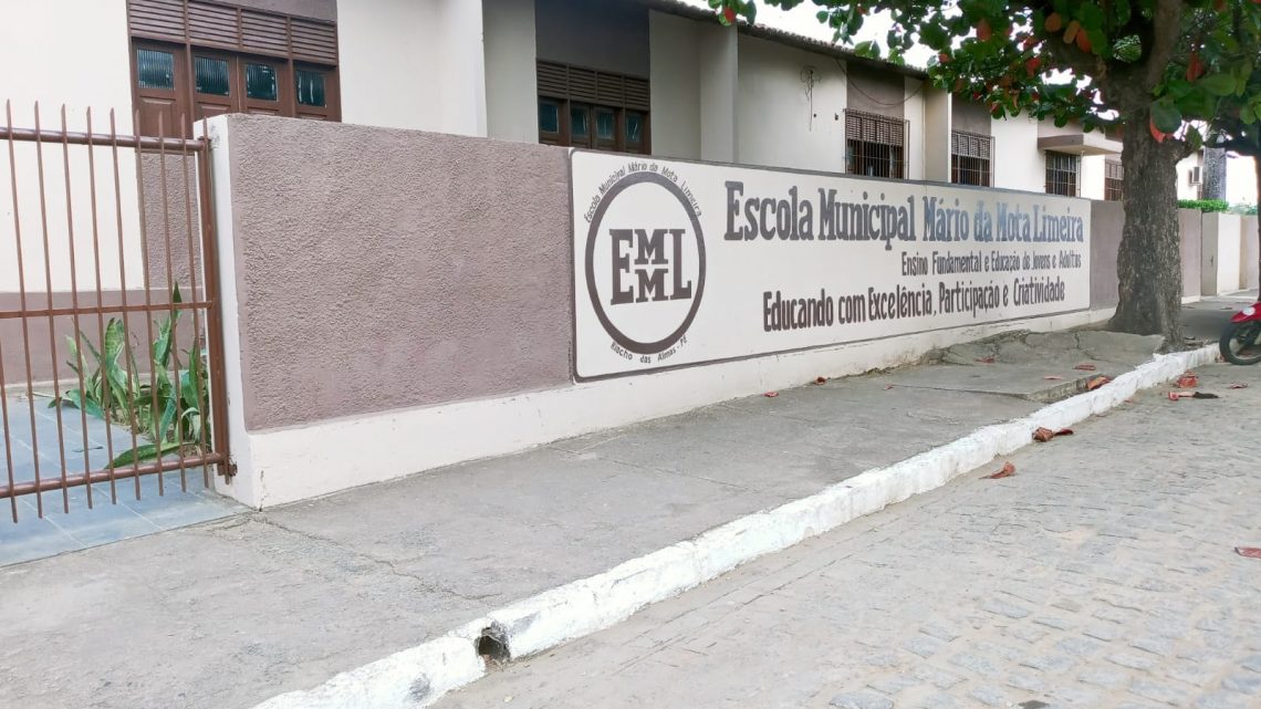 Atividades presenciais na rede Municipal de Ensino de Riacho das Almas retornam na segunda (30)