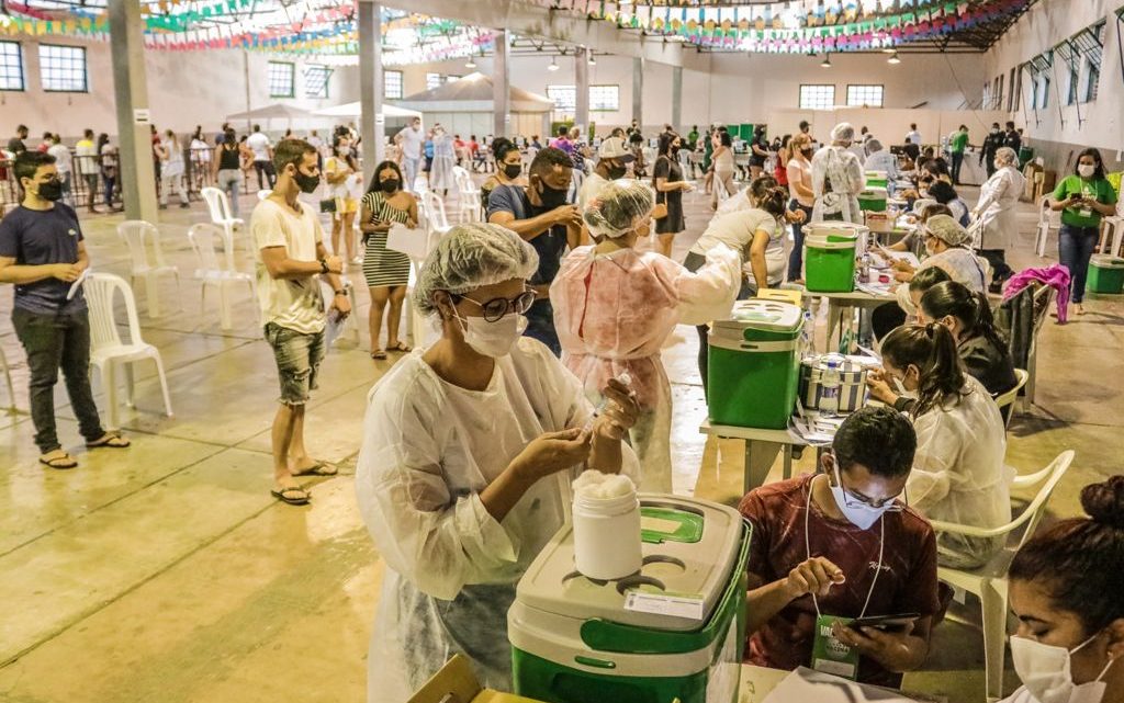 Caruaru: Mais de 18 mil doses foram aplicadas nos três dias do “Vacinaço” Caruaru: Mais de 18 mil doses foram aplicadas nos três dias do “Vacinaço”