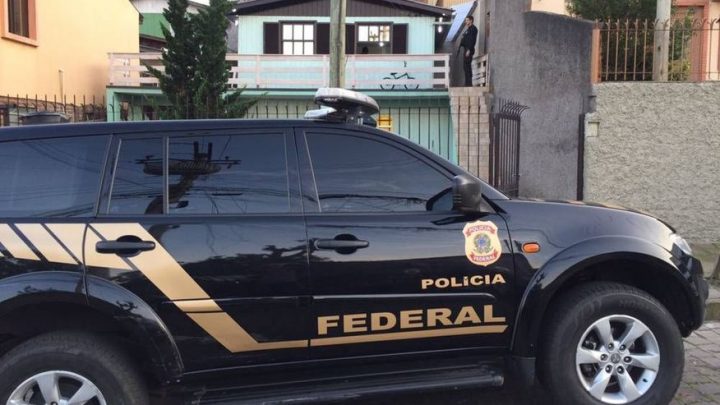 Operação da Polícia Federal cumpre mandado em Caruaru