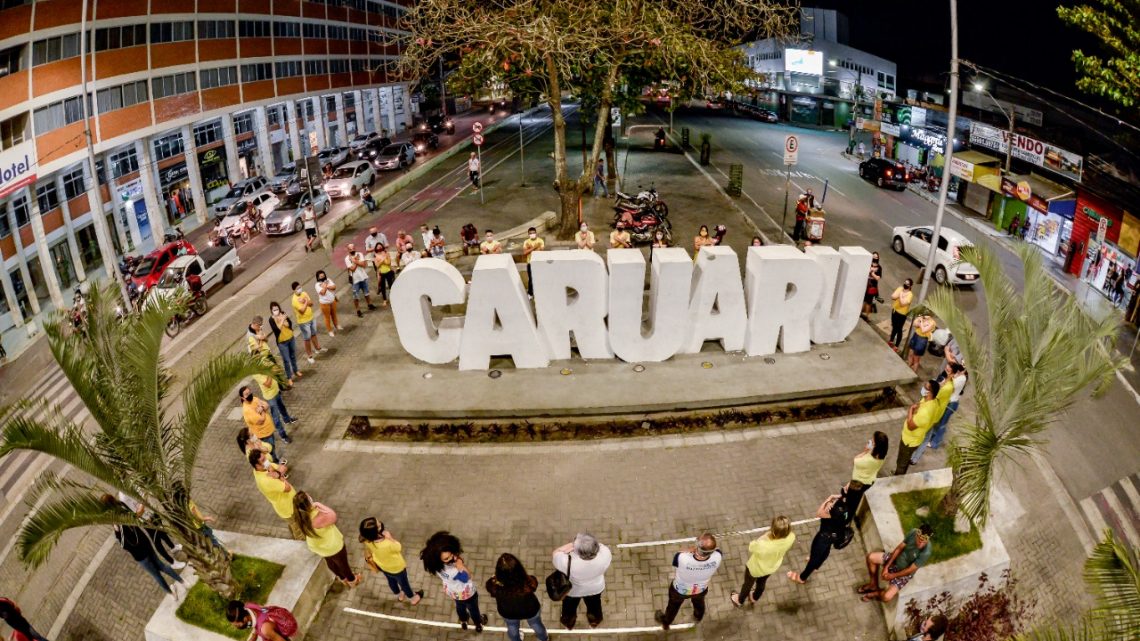 Abraço simbólico marca o Setembro Amarelo e chama atenção para prevenção e combate ao suicídio Abraço simbólico marca o Setembro Amarelo e chama atenção para prevenção e combate ao suicídio