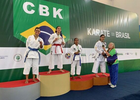 Atletas caruaruenses são medalhistas no Campeonato Brasileiro de Karatê e garantem vaga para a seleção estadual em 2022