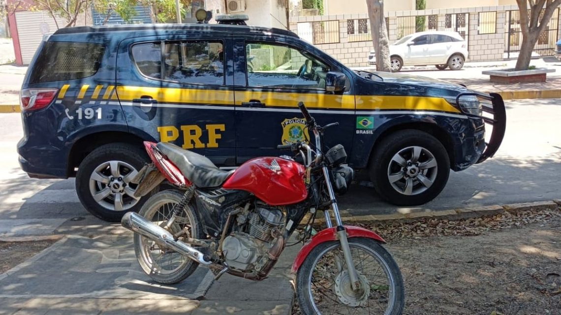 Homem é detido pela PRF na BR 232 após trocar ovelhas por moto roubada Homem é detido pela PRF na BR 232 após trocar ovelhas por moto roubada
