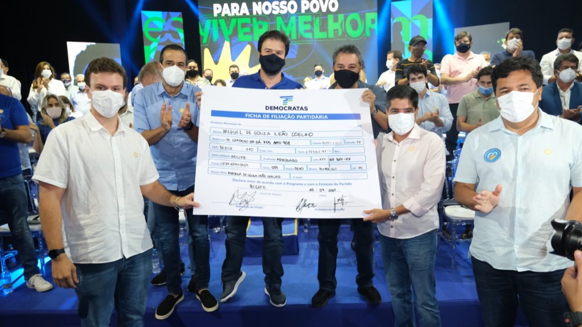 Em ato de filiação, Miguel Coelho reúne 33 prefeitos e pede união pela mudança em Pernambuco Em ato de filiação, Miguel Coelho reúne 33 prefeitos e pede união pela mudança em Pernambuco