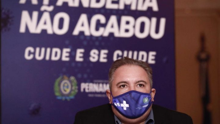 Pernambuco não suspende a aplicação de vacina em adolescentes acima dos 12 anos