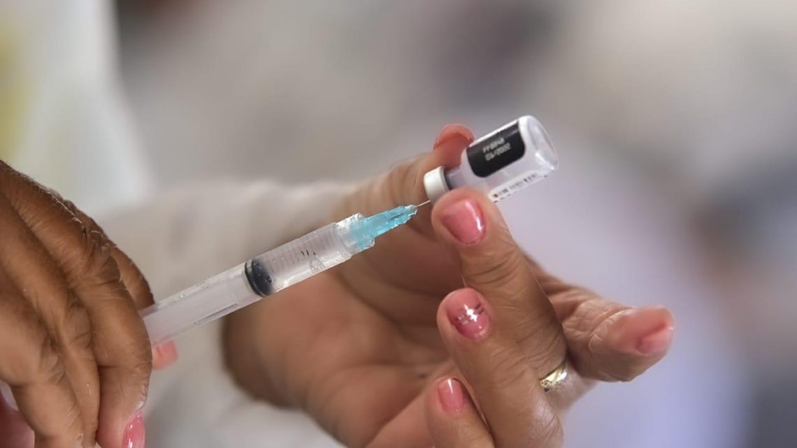 Caruaru inicia pré-cadastro para 3ª dose da vacina contra covid-19 para trabalhadores da saúde Caruaru inicia pré-cadastro para 3ª dose da vacina contra covid-19 para trabalhadores da saúde