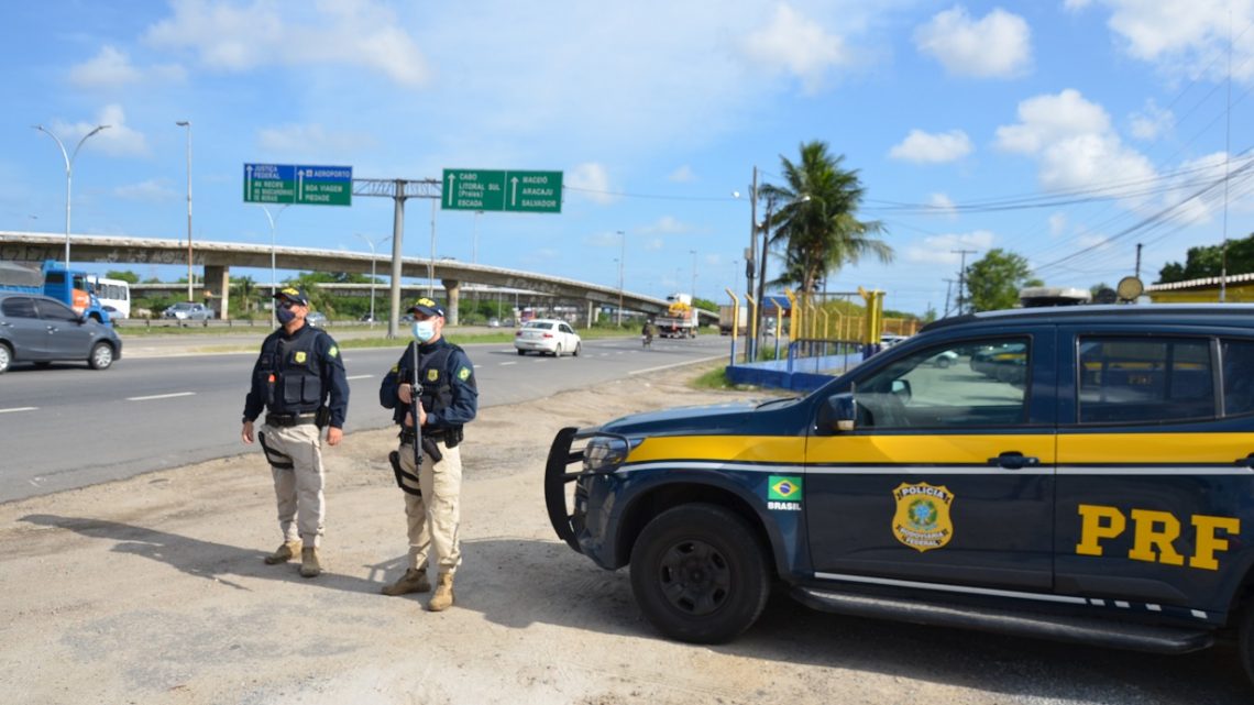 Feriado de 12 de outubro: PRF intensifica fiscalização a partir de sexta-feira em Pernambuco Feriado de 12 de outubro: PRF intensifica fiscalização a partir de sexta-feira em Pernambuco