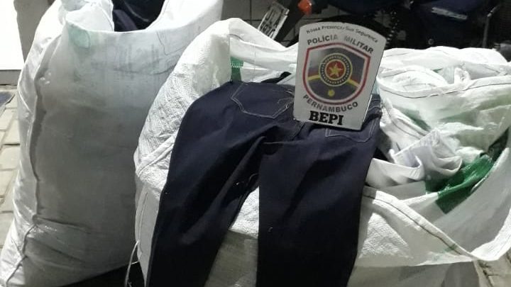 Dupla é presa com peças de jeans roubadas em Toritama