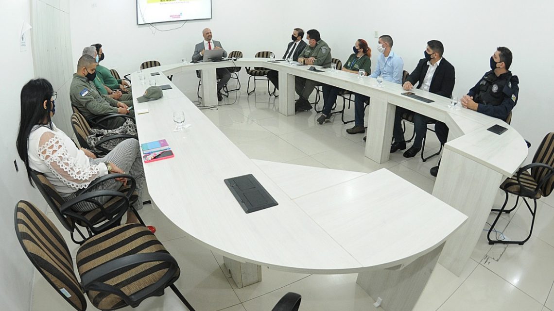 Anderson Correia promove debate com órgãos de segurança pública sobre tráfico de animais silvestres