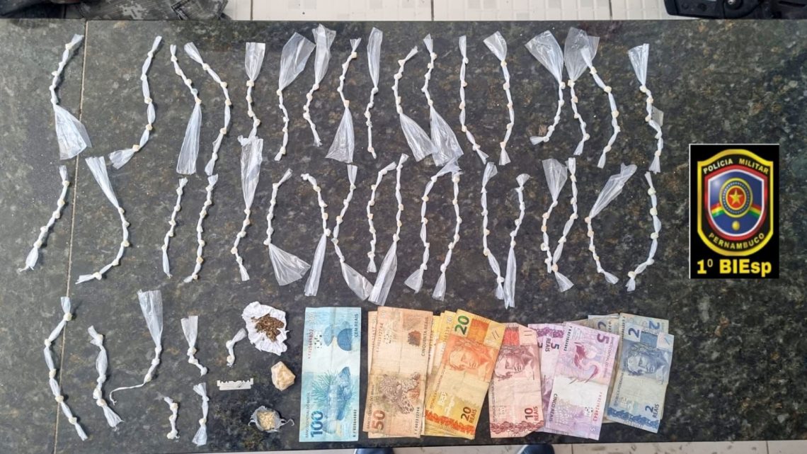 Policiais do 1° BIEsp prendem homem por tráfico de drogas em Caruaru Policiais do 1° BIEsp prendem homem por tráfico de drogas em Caruaru