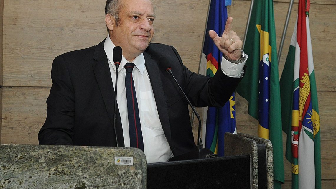 Vereador Jorge Quintino cobra concursos públicos e seleção para diretores municipais durante Sessão Vereador Jorge Quintino cobra concursos públicos e seleção para diretores municipais durante Sessão