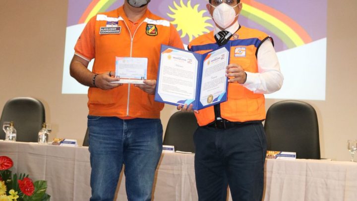 Defesa Civil de Caruaru recebe prêmio da Casa Militar de Pernambuco