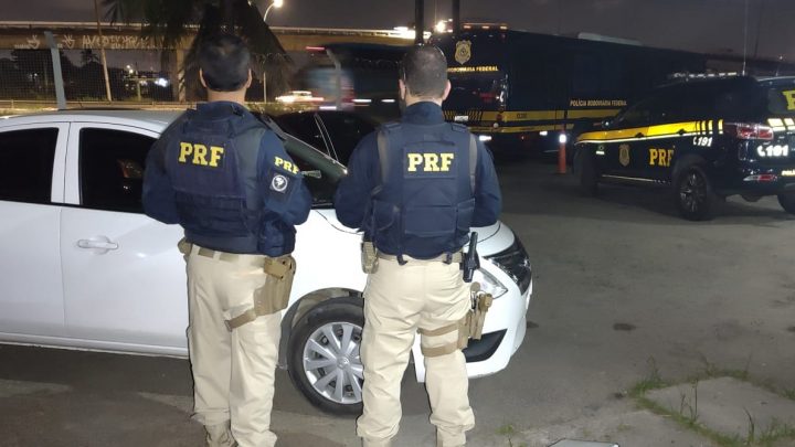 Com passagem por roubo e tráfico, motorista é detido com carro roubado no Recife