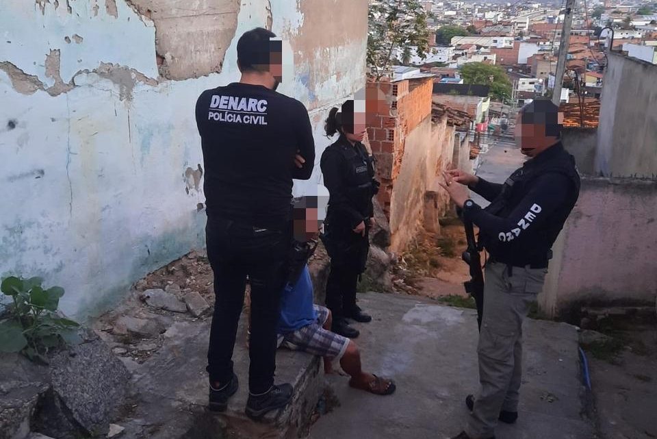Operação da Polícia Civil prende homicidas e traficantes em Caruaru
