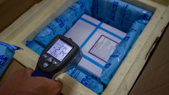 Lote com mais de 260 mil doses de vacinas da Pfizer chega a Pernambuco