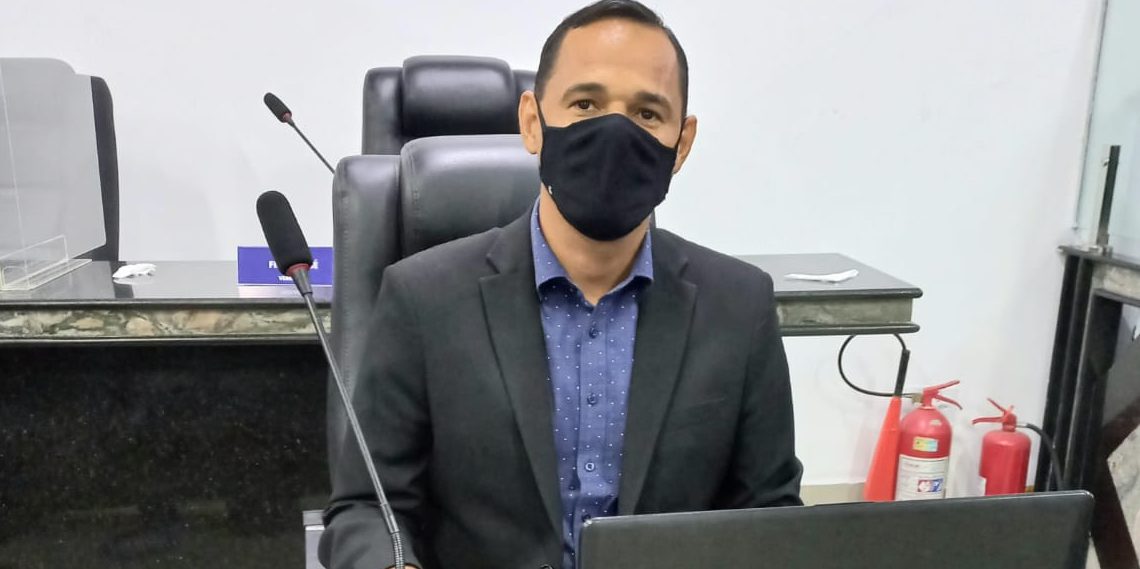 Vereador Irmão Ronaldo comemora volta das reuniões presenciais na Câmara de Caruaru Vereador Irmão Ronaldo comemora volta das reuniões presenciais na Câmara de Caruaru