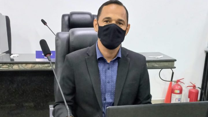 Vereador Irmão Ronaldo comemora volta das reuniões presenciais na Câmara de Caruaru