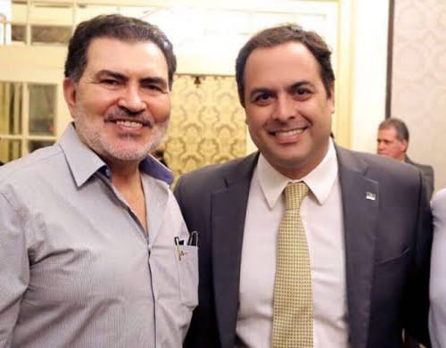 Paulo Câmara atende Tony Gel e revoga decreto que exigia comprovante de vacinação nos templos religiosos Paulo Câmara atende Tony Gel e revoga decreto que exigia comprovante de vacinação nos templos religiosos