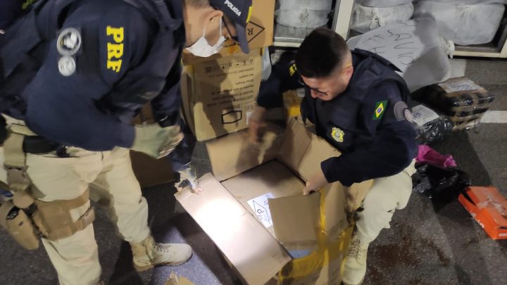 Maconha e cocaína apreedidas dentro de ônibus pela PRF, ANTT e Sefaz