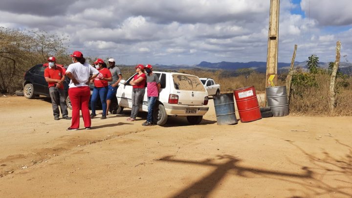 Trabalhadores fecham acesso ao CRT de Caruaru em protesto pacífico