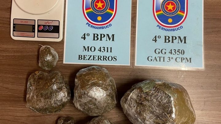 Polícia Militar prende homem em Bezerros com maconha e sementes