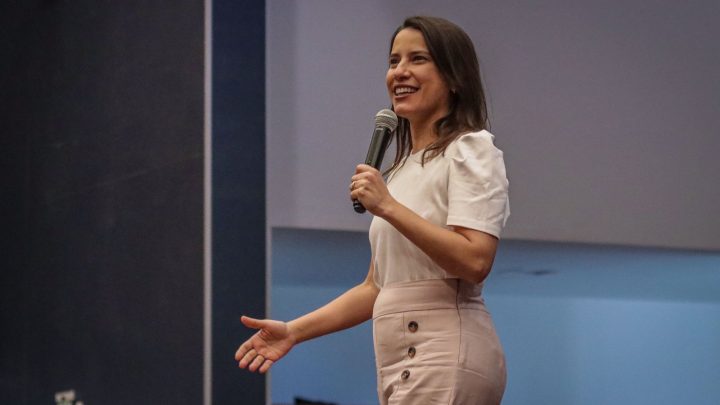Raquel Lyra anuncia o pagamento do 13º dos servidores municipais