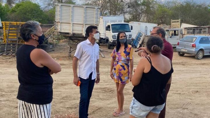 Vereador Mano do Som visita bairros de Caruaru