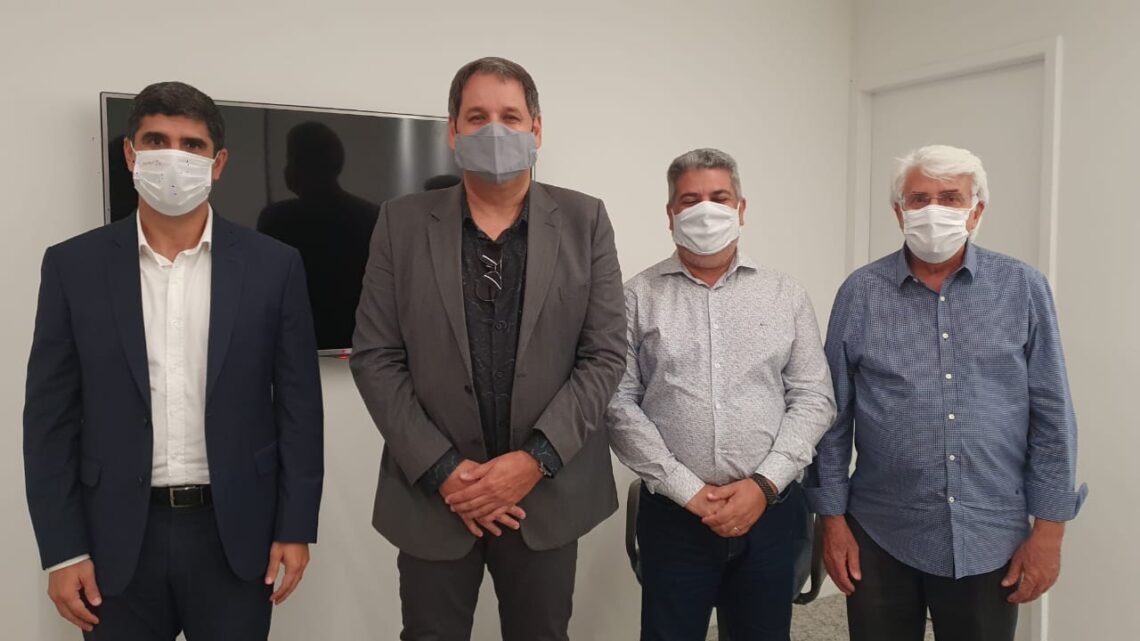 APATEC entrega pleito de aperfeiçoamento e de incentivos fiscais na sistemática têxtil-PE APATEC entrega pleito de aperfeiçoamento e de incentivos fiscais na sistemática têxtil-PE