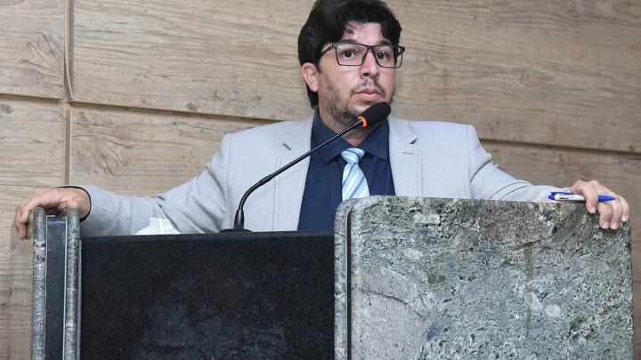 Fagner cobra atenção da prefeitura as demandas dos vereadores de oposição
