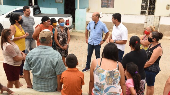 Erick Lessa luta por mais água na Vila Rafael, em Caruaru