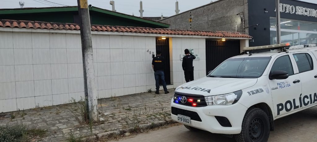 Polícia Civil realiza três operações em Caruaru e outras cidades nesta quinta-feira (9) Polícia Civil realiza três operações em Caruaru e outras cidades nesta quinta-feira (9)